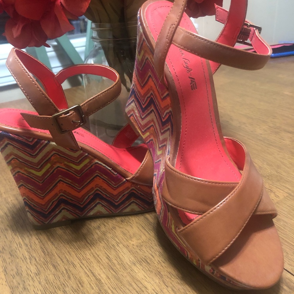 American Eagle Wedge Sandals Size 7